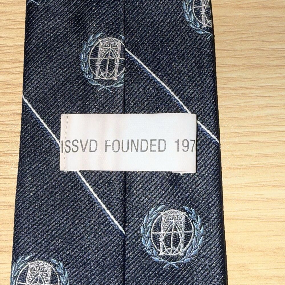 Vintage ISSVD Medical Novelty Tie Navy Blue Crest Logo Vulvar Disease Support - Picture 6 of 7
